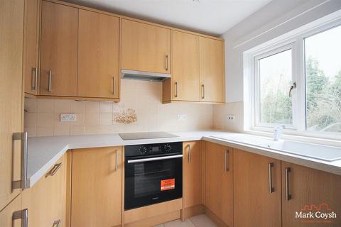 2 bedroom flat for sale, Belmont Road, Leatherhead KT22