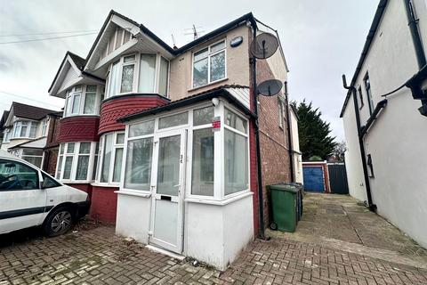 1 bedroom flat to rent, Harley Crescent, Harrow