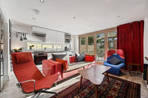 2 bedroom flat for sale, Mill Hill Road, Acton
