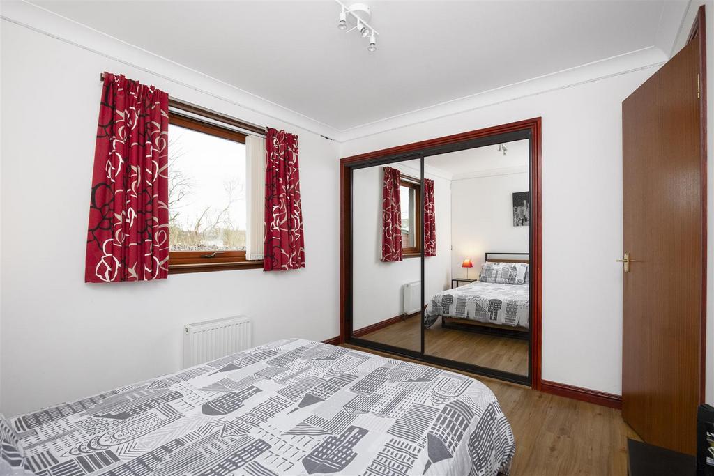 26 Auld Mart Road 21.jpg