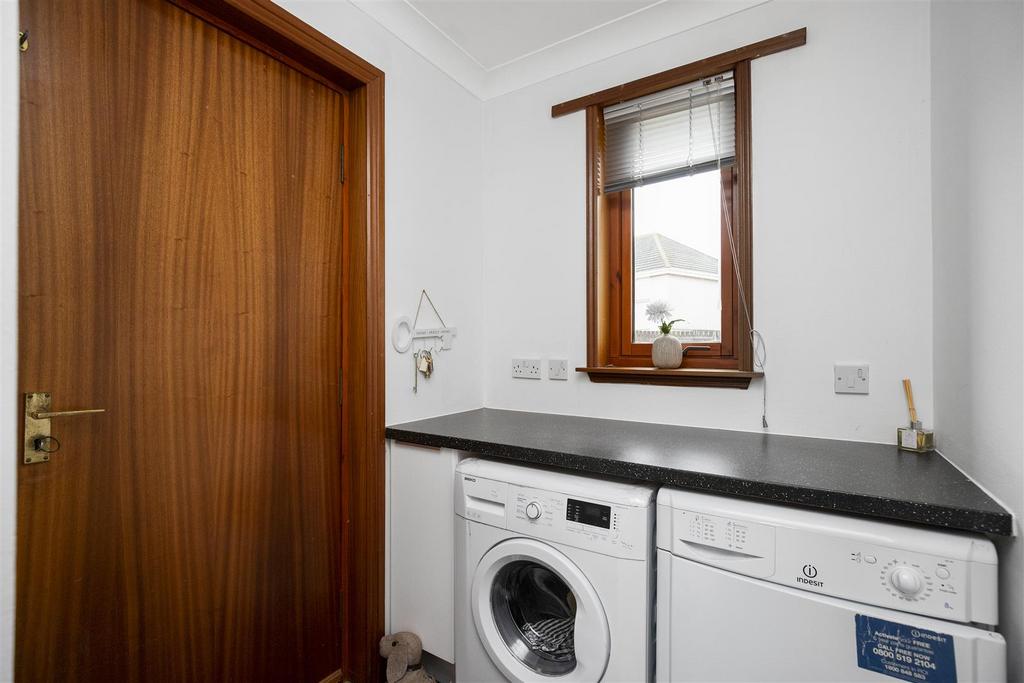 26 Auld Mart Road 17.jpg