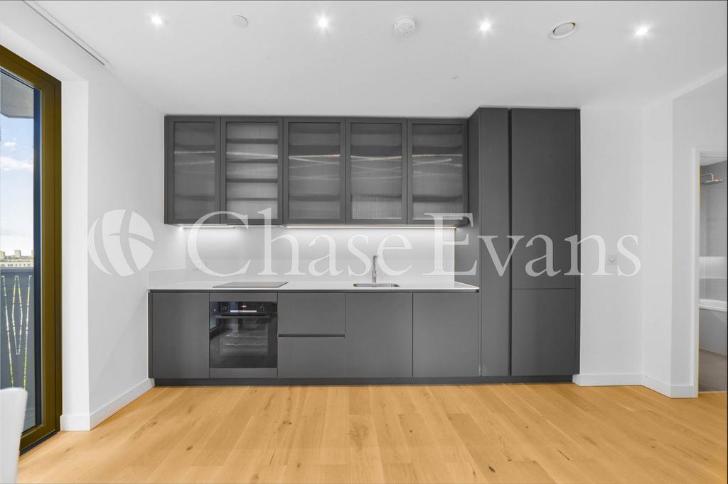 Apartment in Tottenham Hale - More