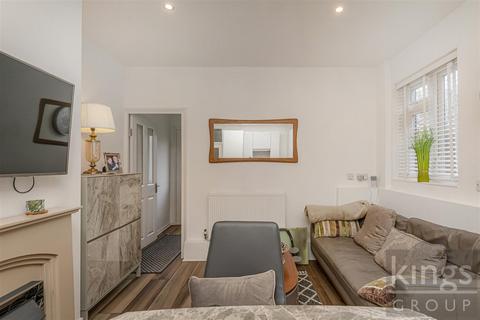 2 bedroom flat for sale, Leucha Road, London