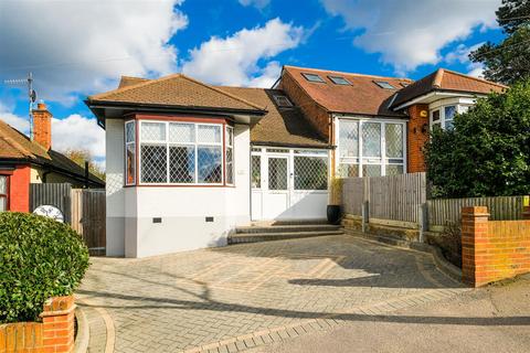 3 bedroom semi-detached bungalow for sale, Sunset Avenue, North Chingford