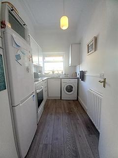 2 bedroom flat to rent, Granville Road, Broadstairs
