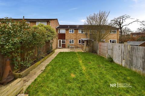 3 Harrow Close, Chessington, KT9 2HR