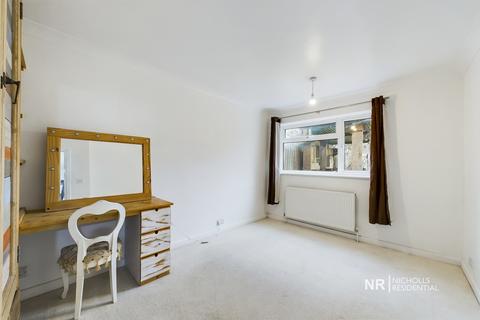 3 Harrow Close, Chessington, KT9 2HR