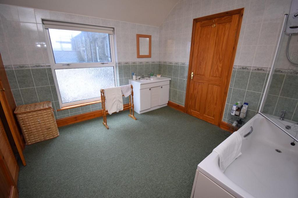 Bathroom.JPG