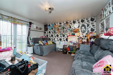 1 bedroom flat for sale, Weston Drive, Caterham, CR3