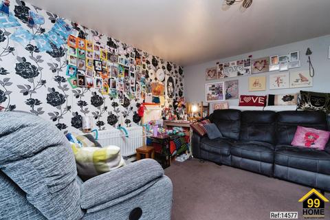 1 bedroom flat for sale, Weston Drive, Caterham, CR3