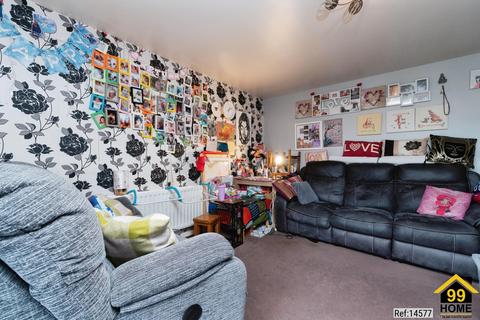 1 bedroom flat for sale, Weston Drive, Caterham, CR3