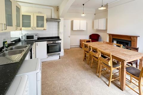 7 bedroom end of terrace house to rent, Cheltenham Crescent, Bristol BS6