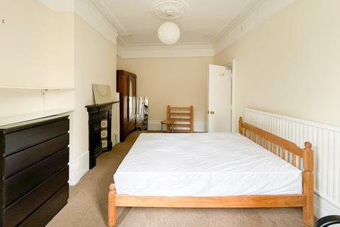 7 bedroom end of terrace house to rent, Cheltenham Crescent, Bristol BS6