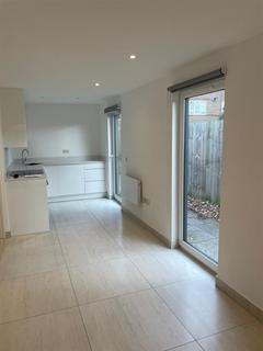 Studio to rent, Beckenham Road, Beckenham