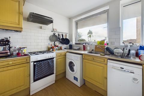 2 bedroom flat for sale, Pentlands Court, Cambridge