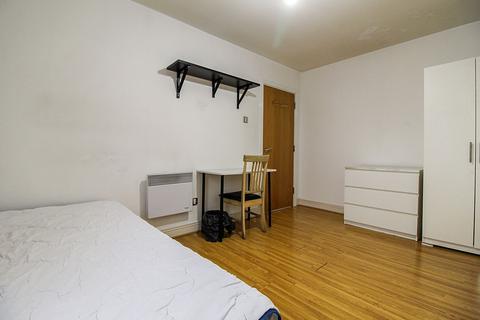 2 bedroom flat to rent, Gerry Raffles Square, Stratford, E15 1BQ