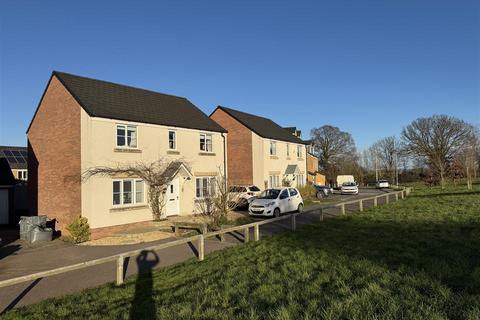 4 bedroom detached house for sale, Town Farm Road, Newent GL18