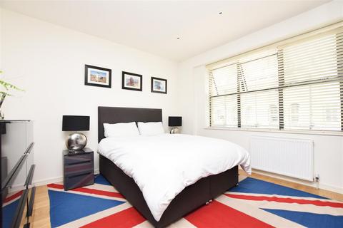 2 bedroom apartment to rent, High street, Hampton Hill