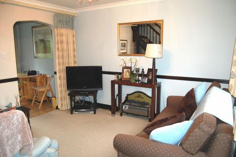 2 bedroom terraced house to rent, Willow Close  Alcester