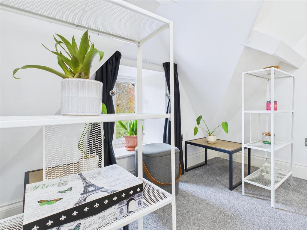 CAM04279 G0-PR0248-STILL038.jpg