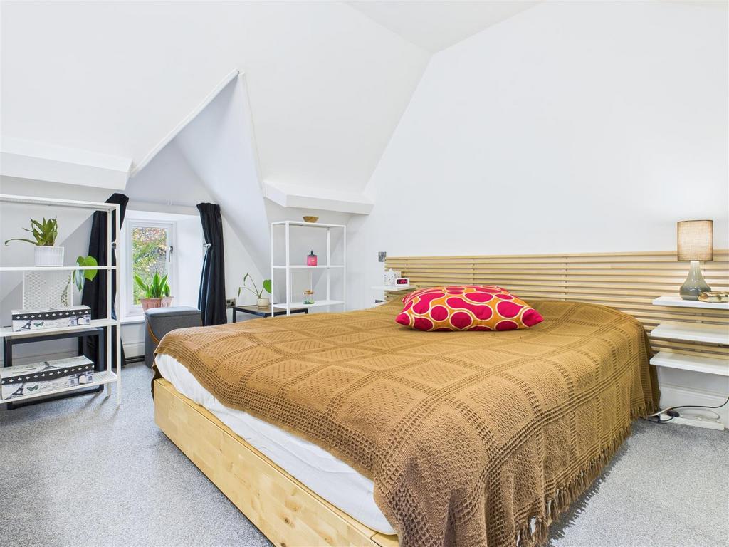 CAM04279 G0-PR0248-STILL036.jpg