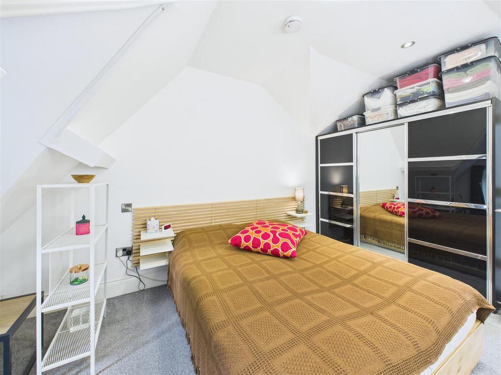 CAM04279 G0-PR0248-STILL040.jpg