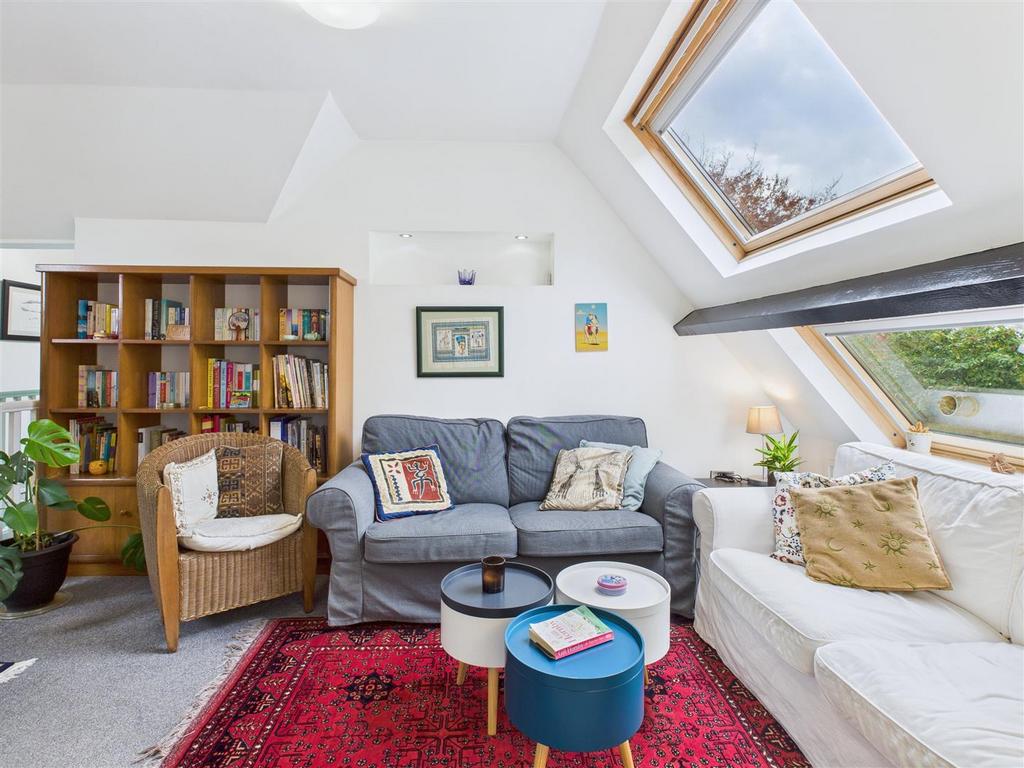 CAM04279 G0-PR0248-STILL010.jpg