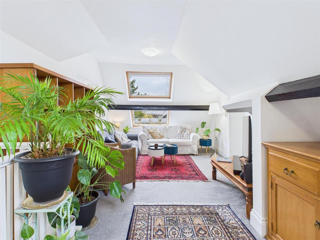 CAM04279 G0-PR0248-STILL011.jpg