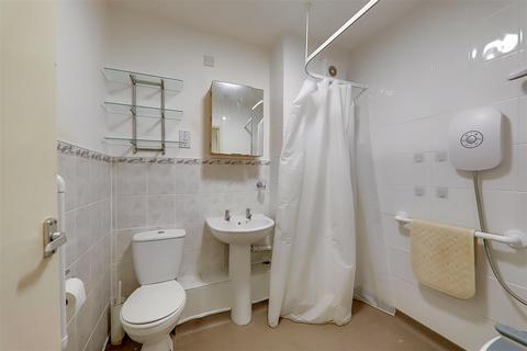 Flat 1, Fenners Court Cambridge Road, Worthing, BN11 1XR