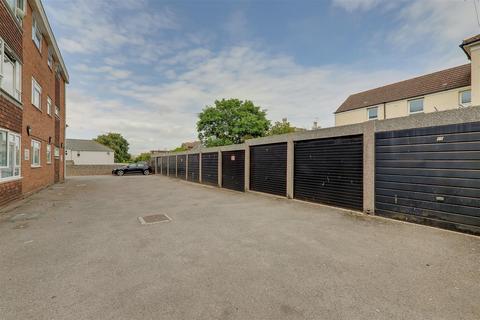 Flat 1, Fenners Court Cambridge Road, Worthing, BN11 1XR