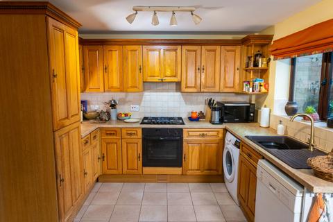 4 bedroom semi-detached house for sale, New Smithy Drive, Thurlstone