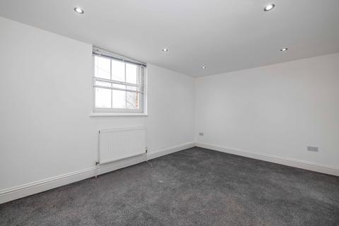 4 bedroom end of terrace house to rent, West Street, Faversham, ME13