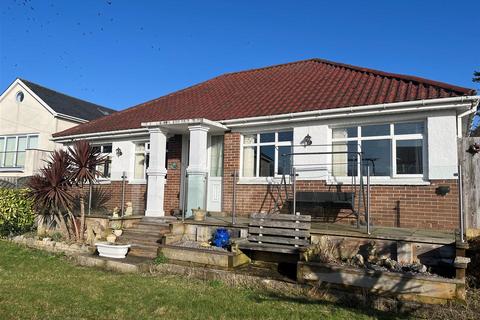 3 bedroom detached bungalow for sale, Parkfields Road, Bridgend CF31