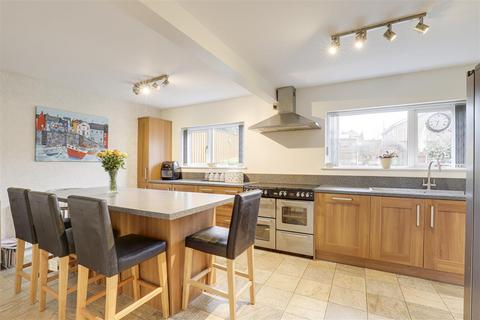 4 bedroom detached house for sale, Redhill Road, Arnold NG5