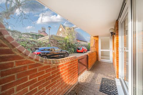 2 bedroom retirement property for sale, Meadrow Court, Meadrow, Godalming, GU7