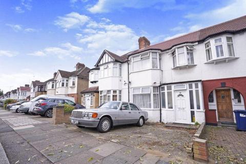 4 bedroom terraced house for sale, Colin Gardens, London, NW9 6