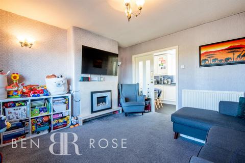 2 bedroom semi-detached house for sale, Warwick Road, Walton-Le-Dale, Preston