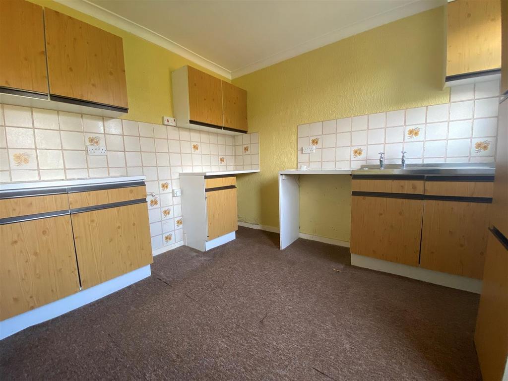 Kitchen 1.jpg