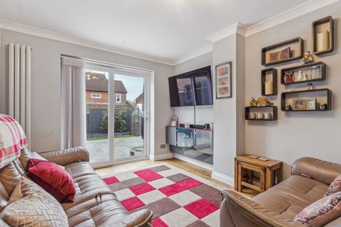 3 Overlord Close, Shefford, SG17 5UT