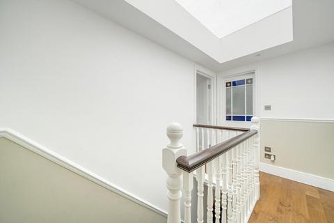 36 Richmond Avenue, London, SW20 8LA