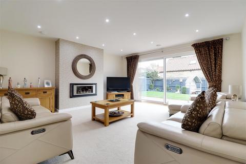 5 bedroom detached house for sale, Beckside Close, North Cave