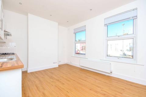 2 bedroom flat for sale, High Road Leytonstone, Leytonstone, London, E11