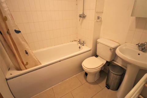 2 bedroom flat to rent, Northiam Street, Hackney, London