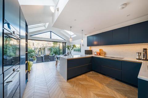 155 Elm Road, Kingston Upon Thames, KT2 6HY