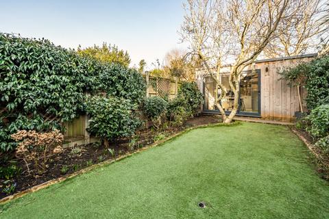 155 Elm Road, Kingston Upon Thames, KT2 6HY