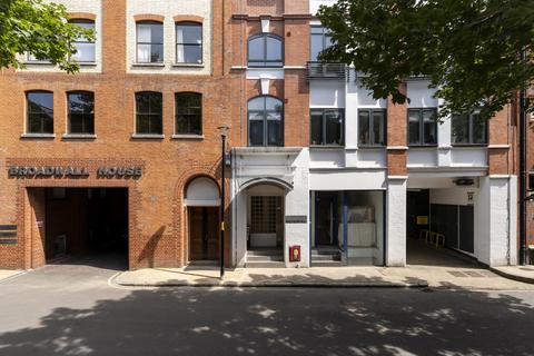 Flat 4, 25 Broadwall, London, SE1 9PS
