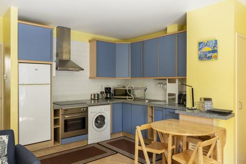 Flat 4, 25 Broadwall, London, SE1 9PS