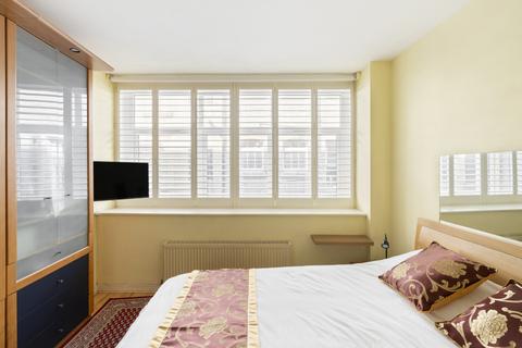 Flat 4, 25 Broadwall, London, SE1 9PS