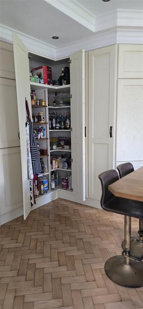 Kitchen storage (2).jpg
