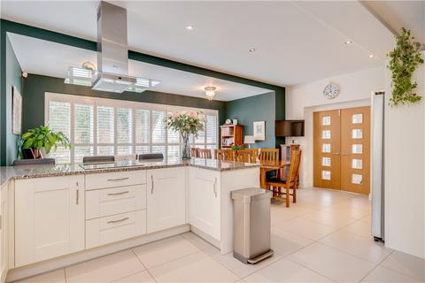 18 Bowcliffe Road, Bramham, Wetherby, LS23 6TJ